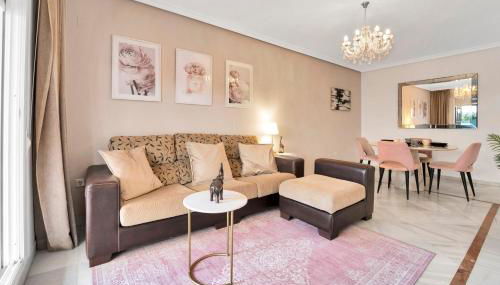 Apartamento con enorme terraza en complejo con piscina en Nueva Andalucía - Lorcrimar - Foto 3