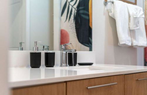 Riviere Apartments King Bed Suite & Pool & Gym & Pet Friendly & Near Epic Universe - Foto 37