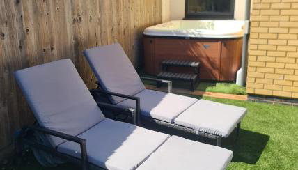 The Snuggery-Hot Tub-Free Parking-Accessible - Foto 2, Garden, sunbed