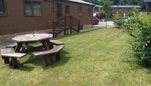 Squirrel Lodge - Photo 3