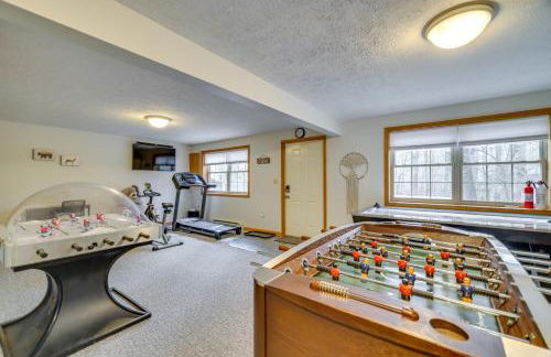 Hot Tub, Game Room! Poconos Home 22 Mi to Slopes - Foto 24