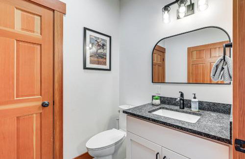 Walk to Flathead Lake Polson Home with Balcony - Foto 6