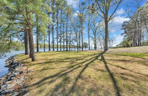 Lake Harmony - Lakefront Home w/ Private Dock, & Fire Pit - Foto 35