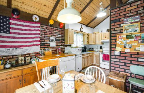 Hunter Hideaway with Yard and Deck 3 Mi to Ski Slopes - Foto 10