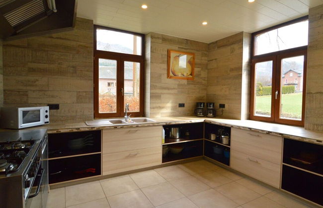 A Large Family House - Foto 14