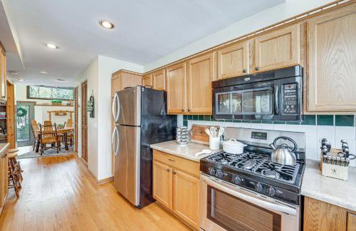 Charming Cottage Steps to Lake Wandawega! - Foto 10