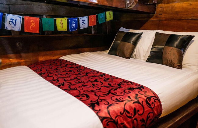 Komodo Pirate Boat - Phinisi Liveaboard - Foto 12