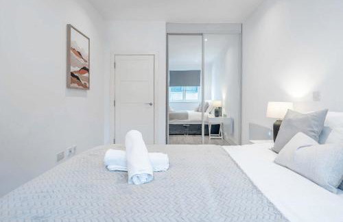 Luxurious 2BR Flat Perfect For Business Relocators By Charles Richardson ltd Short Term Rentals Couldson - Foto 17