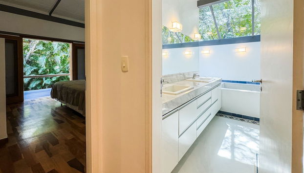 Casa térrea com piscina e cozinha de cinema | Granja Viana - Foto 5, Habitación