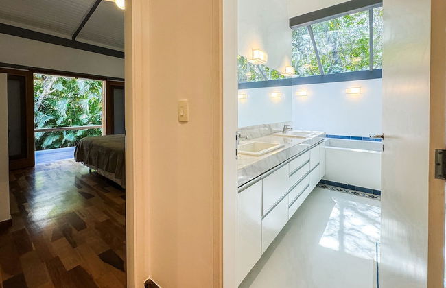 Casa térrea com piscina e cozinha de cinema | Granja Viana - Foto 5