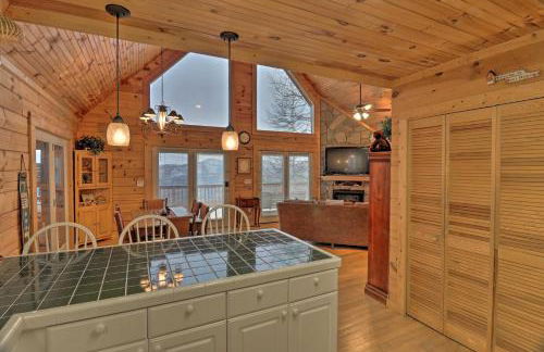 Smoky Mountain Cabin with Hot Tub and Views! - Foto 11