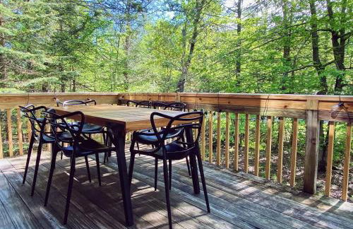 Designer Poconos Chalet I Ski, Skate, Lakes, Family-Friendly - Foto 27