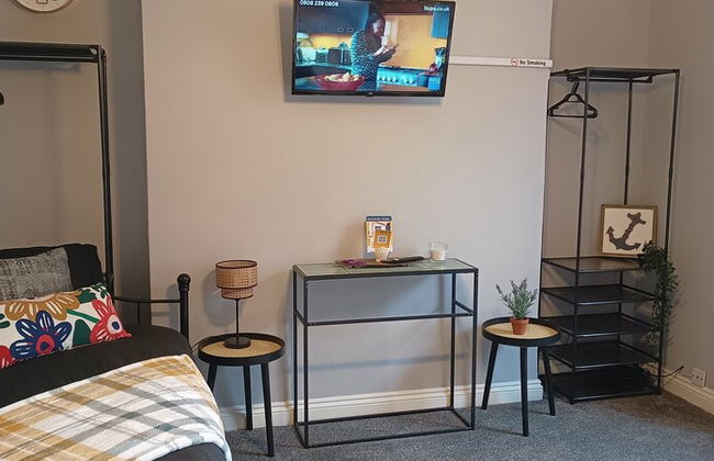 Apartment - Sleeps 5, Free Parking & Sun Terrace - Foto 10