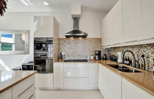 Tarpon River House - Heat Optional Pool - 4 bedrooms - 3 bathrooms - 1 miles to downtown FTL - Foto 20