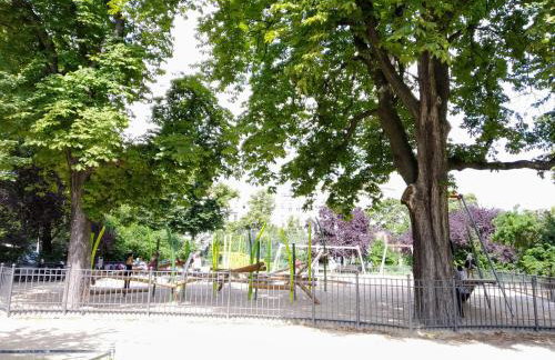 Central 2 bedroom flat for families & calm guests - Foto 44