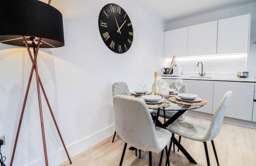 The Wycombe Pad - 2BR Ground Floor Apt with A Private Entrance & Free Secure Underground Parking - Foto 67