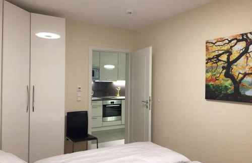 Apartment - zentrumsnah, eigener Parkplatz und großer Balkon ins Grüne - Foto 12