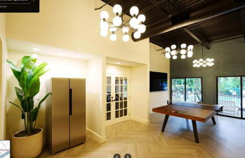 Modern Midtown Studio and Private Balcony - Foto 12