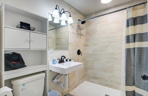 In-Unit Washer & Dryer with AC - Pets ok - Fenced yard - Foto 3