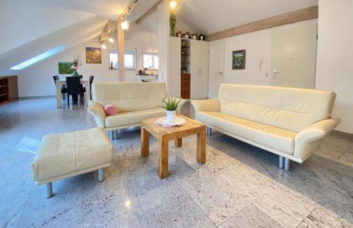 4 Zimmer Apartment, 125 qm, ruhig und zentrumsnah, max 5 Pers, Dachterasse, Garage, 1000 MBit - Foto 1