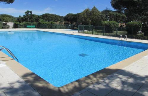 GASETIENNE Mazet T2 dans domaine avec piscines et tennis - Photo 9