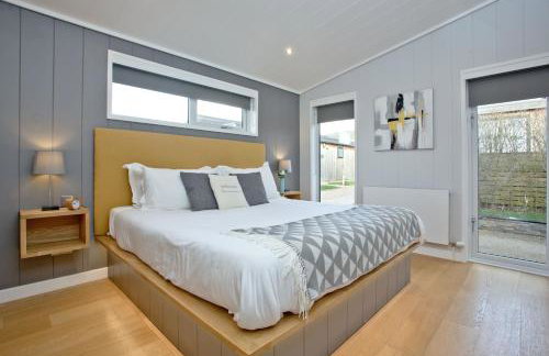 Nyland Lodge - Hot Tub - Fireplace - Free Parking & WiFi - Foto 26