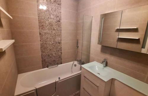 Flat in blue plaque building - Foto 9