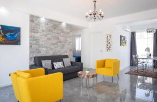 Arricàmpati Apartments Villa & Bringo Car Rental - Foto 1