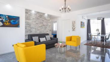 Arricàmpati Apartments Villa & Bringo Car Rental - Foto 1