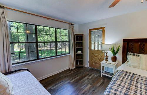 Lakefront Emerald Point wfirepit & kayaks - Foto 27