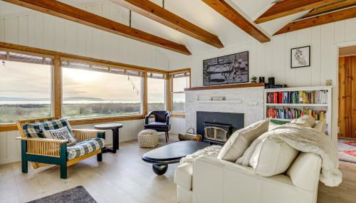 Private 3-Acre Beach! Family Retreat in Freeland - Foto 4