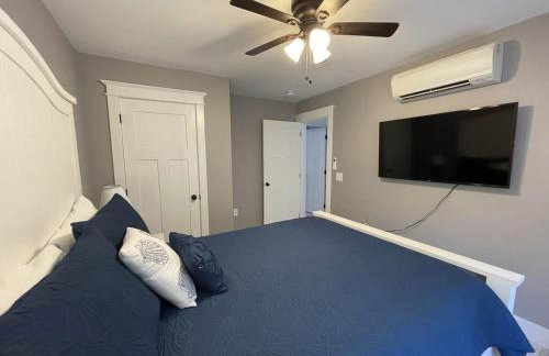 Luxury Waterfront Retreat with Hot Tub Near Acadia - Foto 18