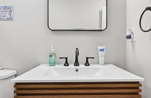 Cozy Comfort near Fountain Square- Downtown Indy - Photo 37