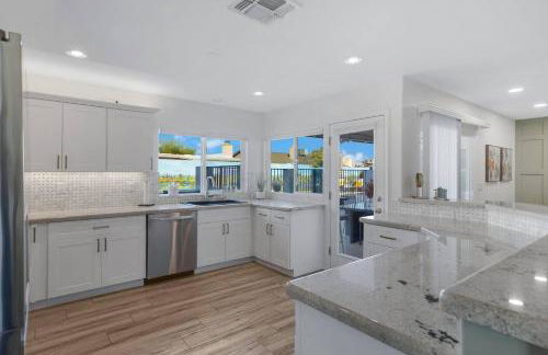 3 BD retreat w. free heated pool - Foto 14