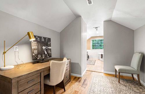 15 Minutes to Asheville! Spacious 7BR Luxury Home | Pool | Hot Tub | Game Room - Foto 41