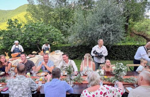 Exclusive Spoleto Country Park Pool Park Activities Mountain View Sleeps 28 - Foto 2