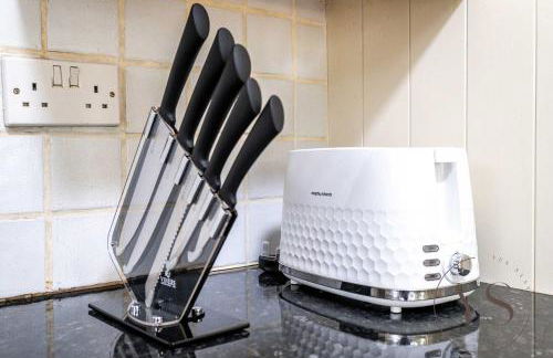 Spacious 6BR Villa in 32 Le More Birmingham with 7 Beds and Free Onsite Parking - Foto 51