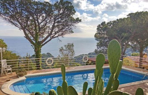 Cozy Home In Blanes With House Sea View - Photo 1