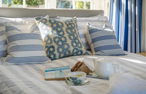 Bay House - Photo 14