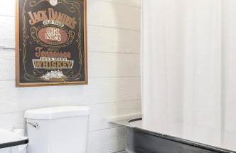 Hip, Cozy Cottage with a Fire Pit in Cleveland Park - Foto 20