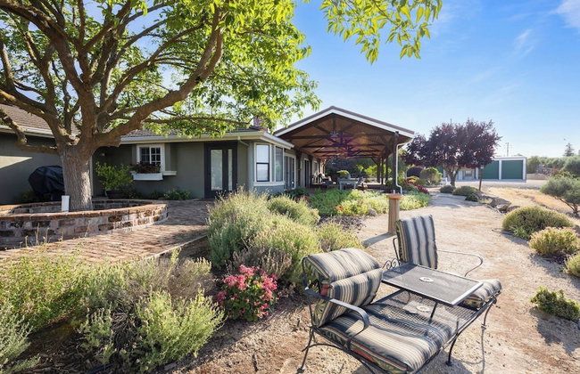 4.5 Acre Secluded Ranch w Panoramic Views • Fire Pit Olive Ranch by AvantStay - Foto 119