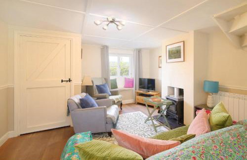 18th Century Thatched Cottage Parking & Garden - Foto 4