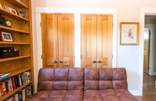 Serene Vineyard Chateau with Pool, Hot Tub, BBQ - Foto 66