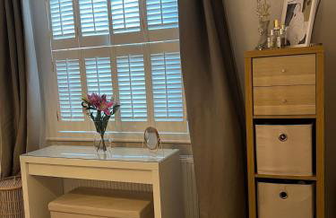 Newly Renovated 1-Bed Apartment with Private Patio - Foto 3