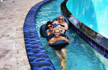 Lakefront Mansion on 10 Acres - Sleeps 15-45 - Foto 76