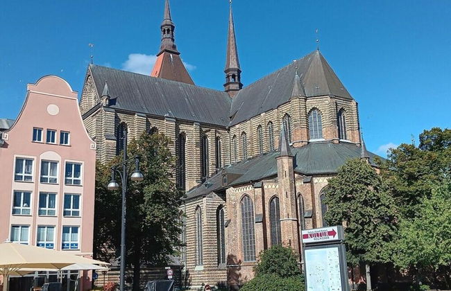 City Center Modern Retreat - Photo 20