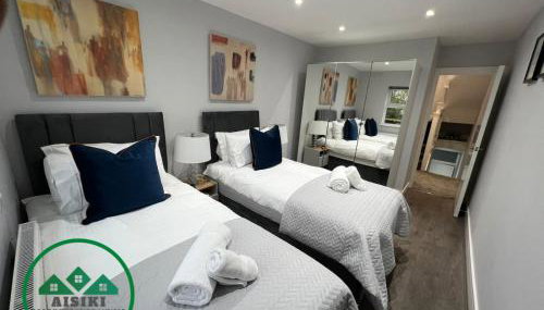 Aisiki Apartments at Stanhope Road, North Finchley, Airconditioned Multiple 2 or 3-Bedroom, Pet Friendly Duplex Flats, King or Twin Beds with Free Wi-Fi - Foto 1