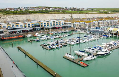 Orion Marina Sea View - Parking - by Brighton Holiday Lets - Foto 32