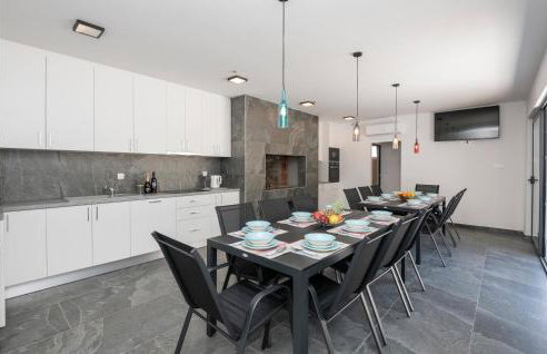 Awesome Home In Veliki Prolog - Foto 21