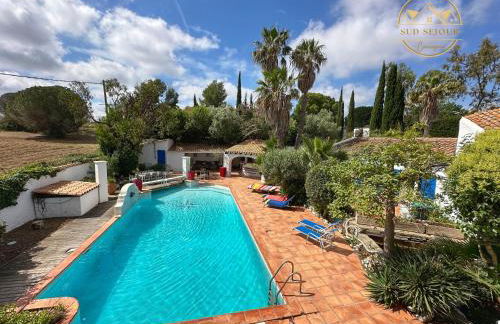 MAS M - Villa d'exception - Piscine - Jeux Enfants - BBQ - Plancha - Cheminée - Calme - 5 Chambres - SUDSEJOURCONCIERGERIE - Foto 2